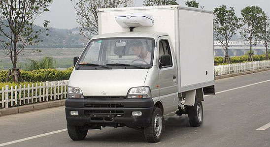 長安小型冷藏運(yùn)輸車